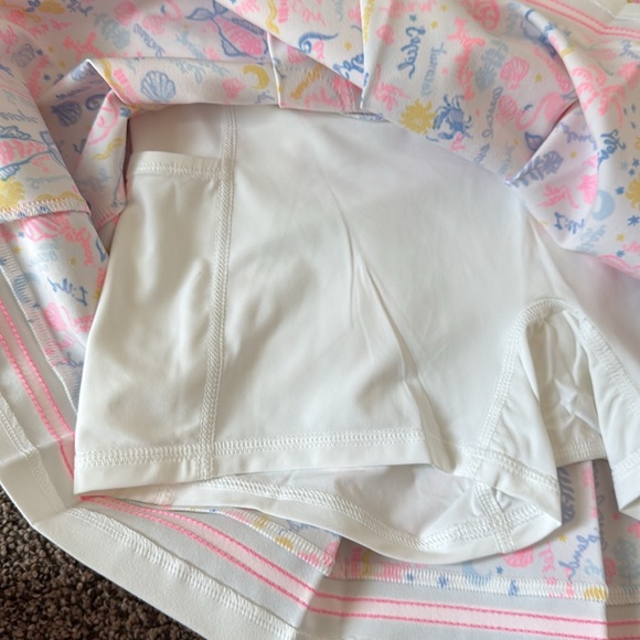 Lilly Pulitzer luxletic skort - Picture 3 of 3